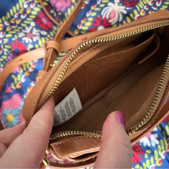 Madewell leather carabiner crossbody bag - Picture 6 of 10